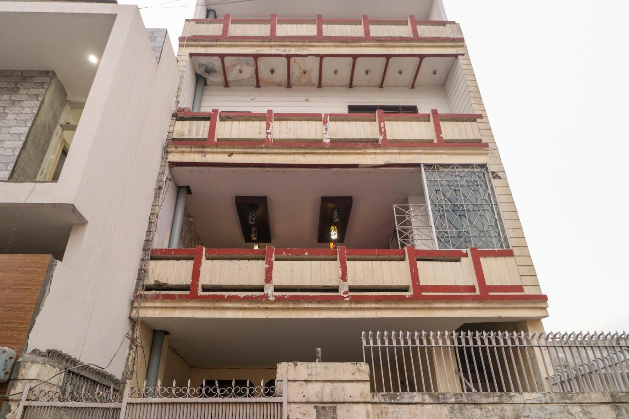 Hotel O Sky Garden Ludhiana Exterior foto