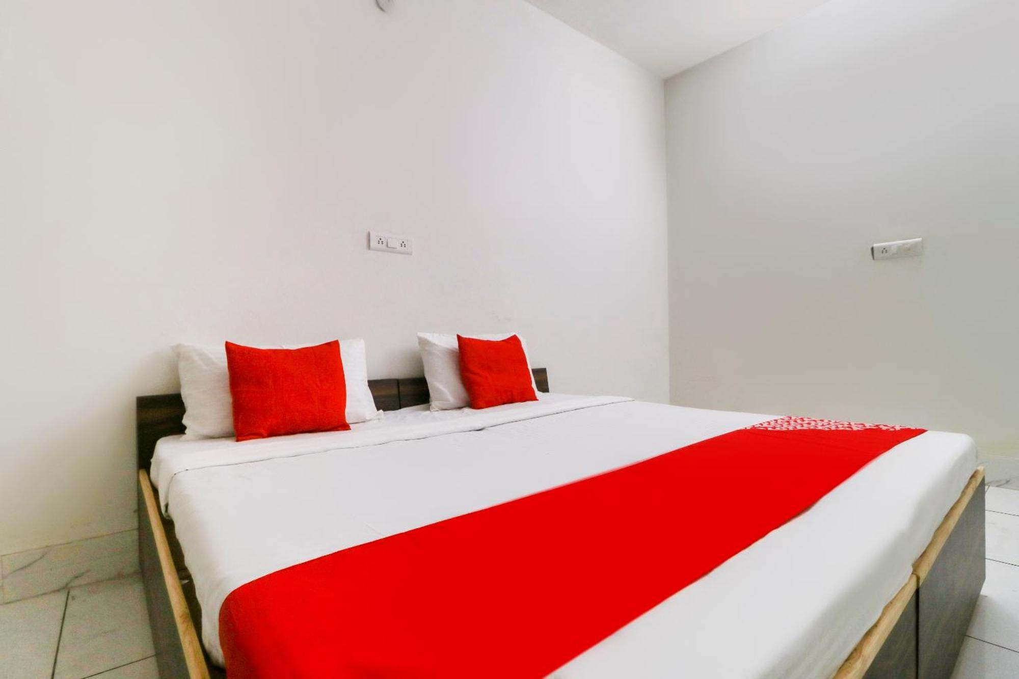 Hotel O Sky Garden Ludhiana Exterior foto