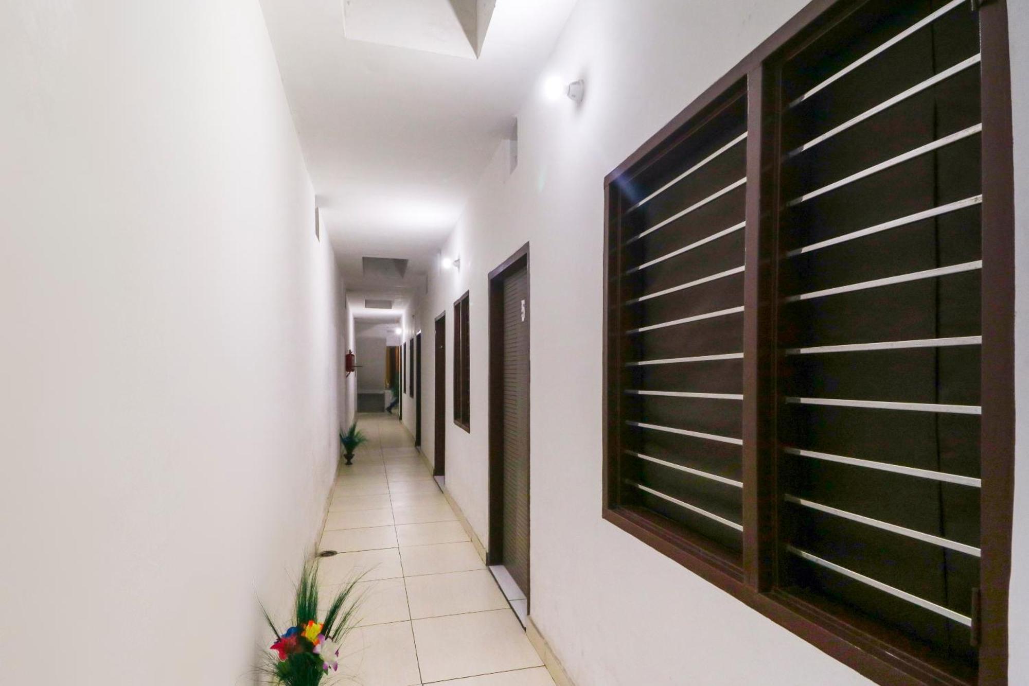 Hotel O Sky Garden Ludhiana Exterior foto